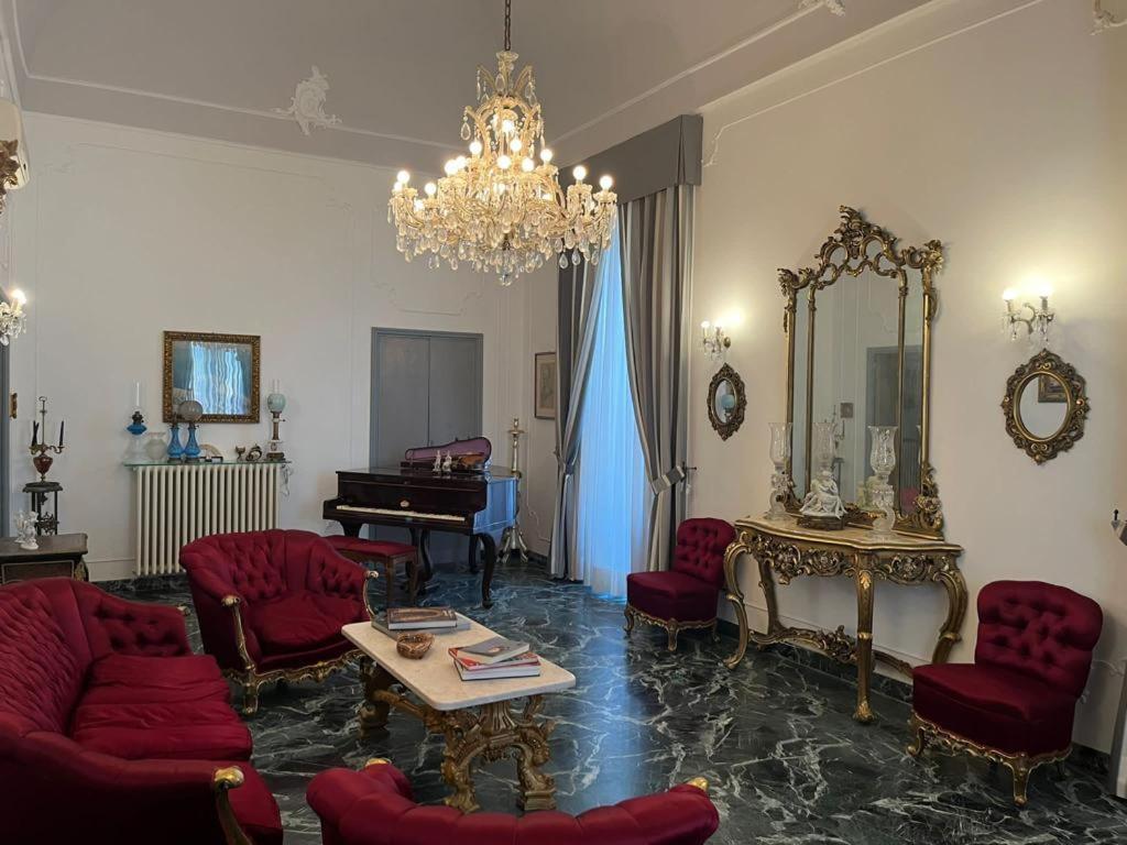 Palazzo Angelelli Bed & Breakfast กัลลีโปลี ภายนอก รูปภาพ