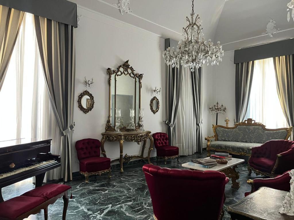 Palazzo Angelelli Bed & Breakfast กัลลีโปลี ภายนอก รูปภาพ