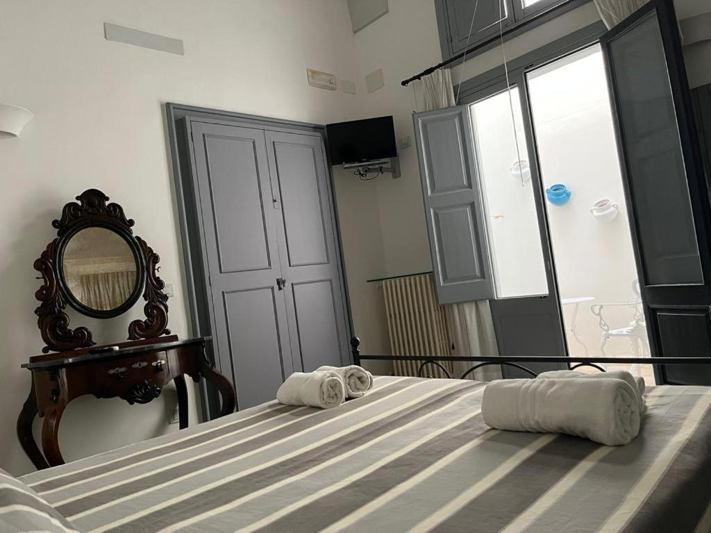 Palazzo Angelelli Bed & Breakfast กัลลีโปลี ภายนอก รูปภาพ