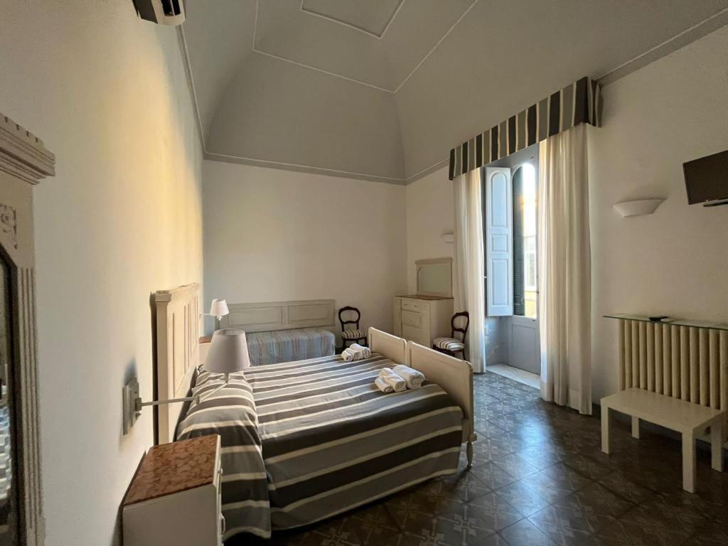 Palazzo Angelelli Bed & Breakfast กัลลีโปลี ภายนอก รูปภาพ