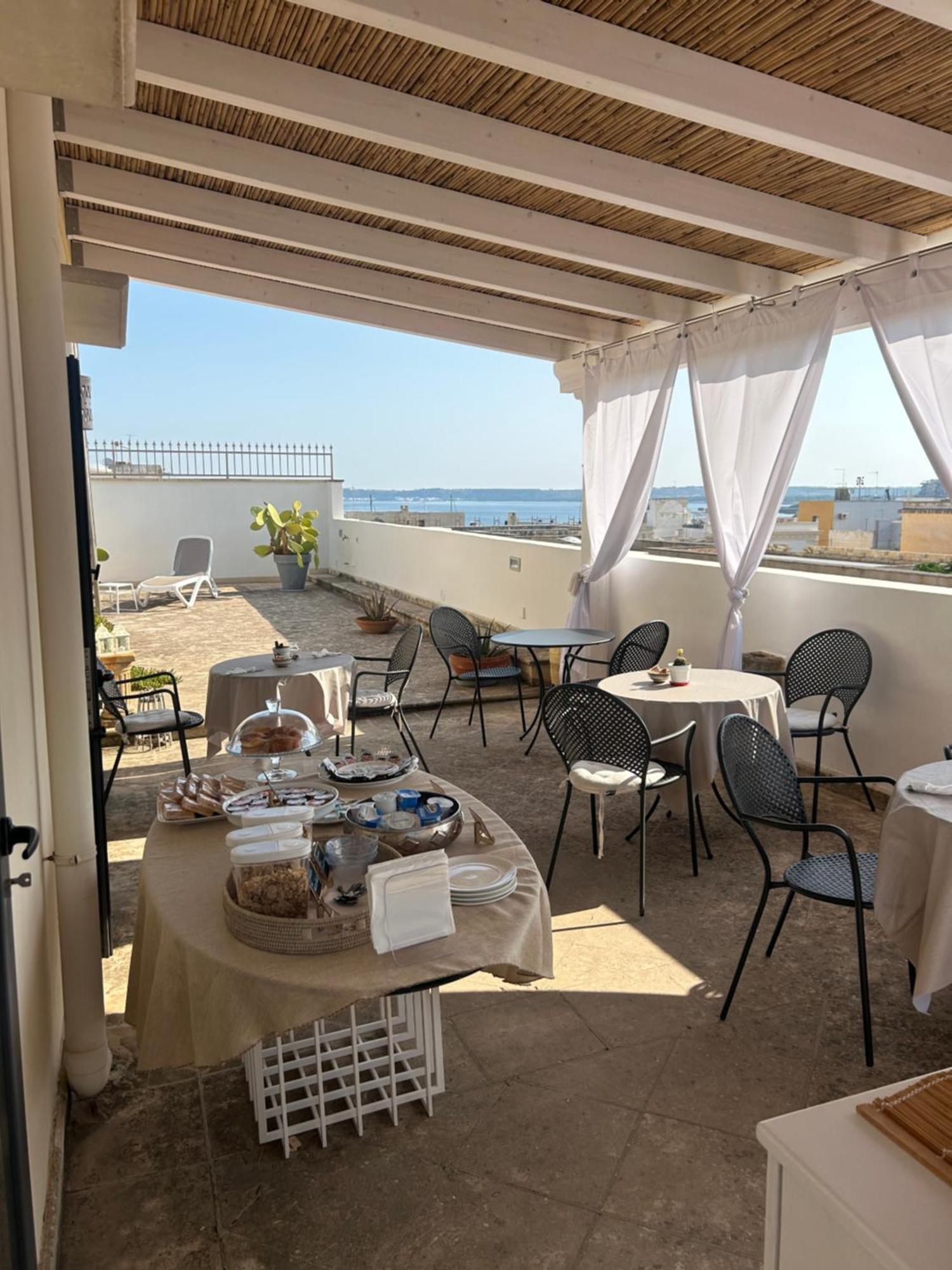 Palazzo Angelelli Bed & Breakfast กัลลีโปลี ภายนอก รูปภาพ