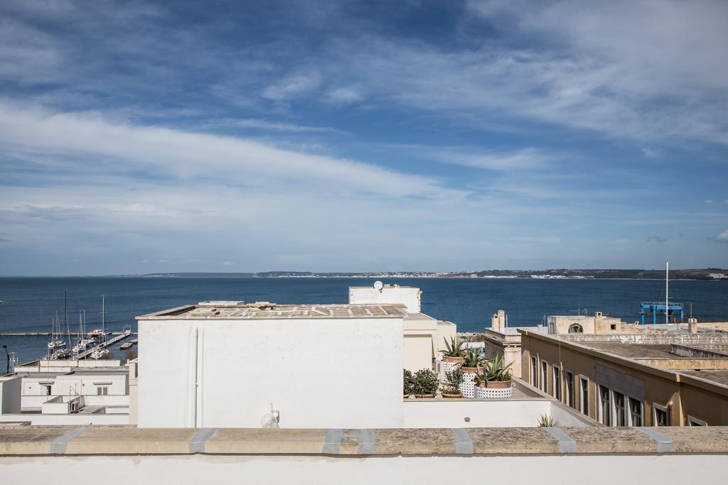 Palazzo Angelelli Bed & Breakfast กัลลีโปลี ภายนอก รูปภาพ