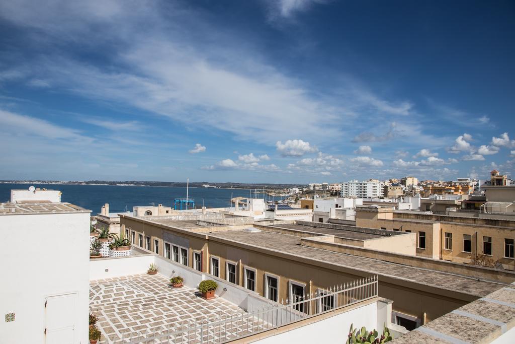 Palazzo Angelelli Bed & Breakfast กัลลีโปลี ภายนอก รูปภาพ