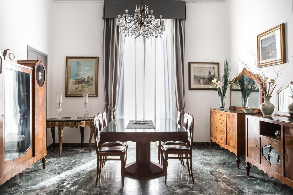 Palazzo Angelelli Bed & Breakfast กัลลีโปลี ภายนอก รูปภาพ