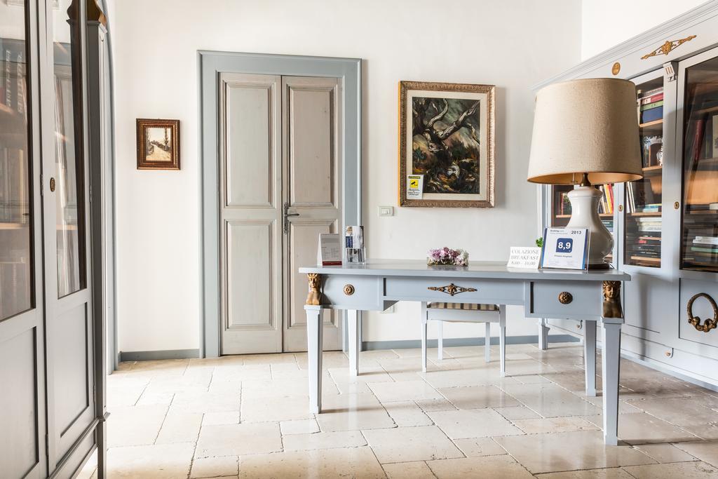 Palazzo Angelelli Bed & Breakfast กัลลีโปลี ภายนอก รูปภาพ