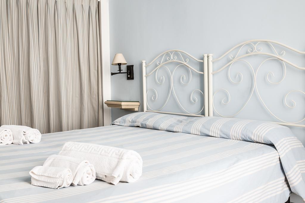 Palazzo Angelelli Bed & Breakfast กัลลีโปลี ภายนอก รูปภาพ