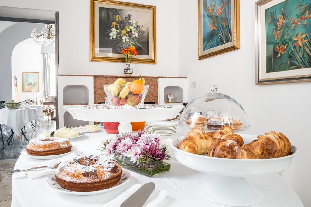 Palazzo Angelelli Bed & Breakfast กัลลีโปลี ภายนอก รูปภาพ
